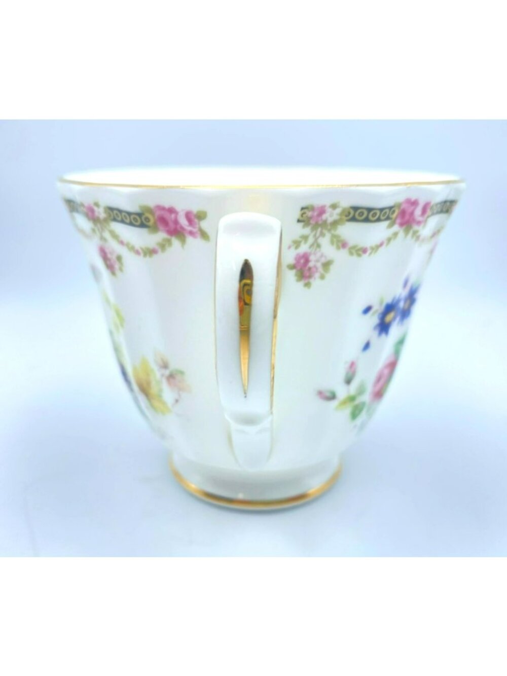 Vintage Duchess London Collection Floral Swag Basket Bone China Tea Cup & Saucer - Picture 3 of 9
